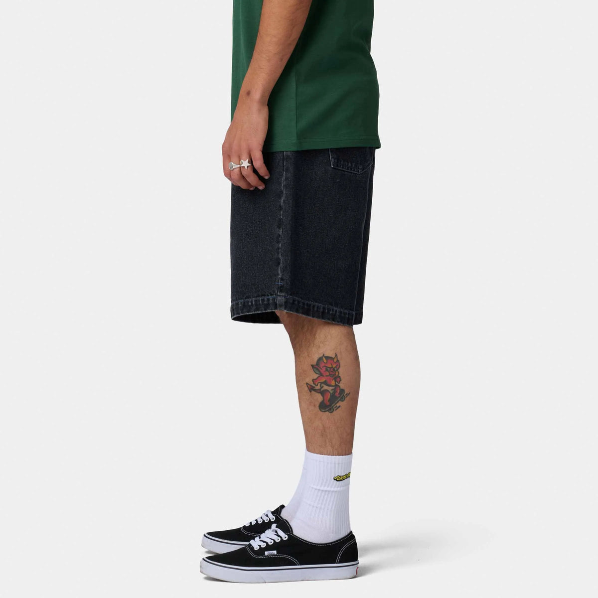 Shorts Santa cruz Stamped Big Shorts Black, vue de coté portée