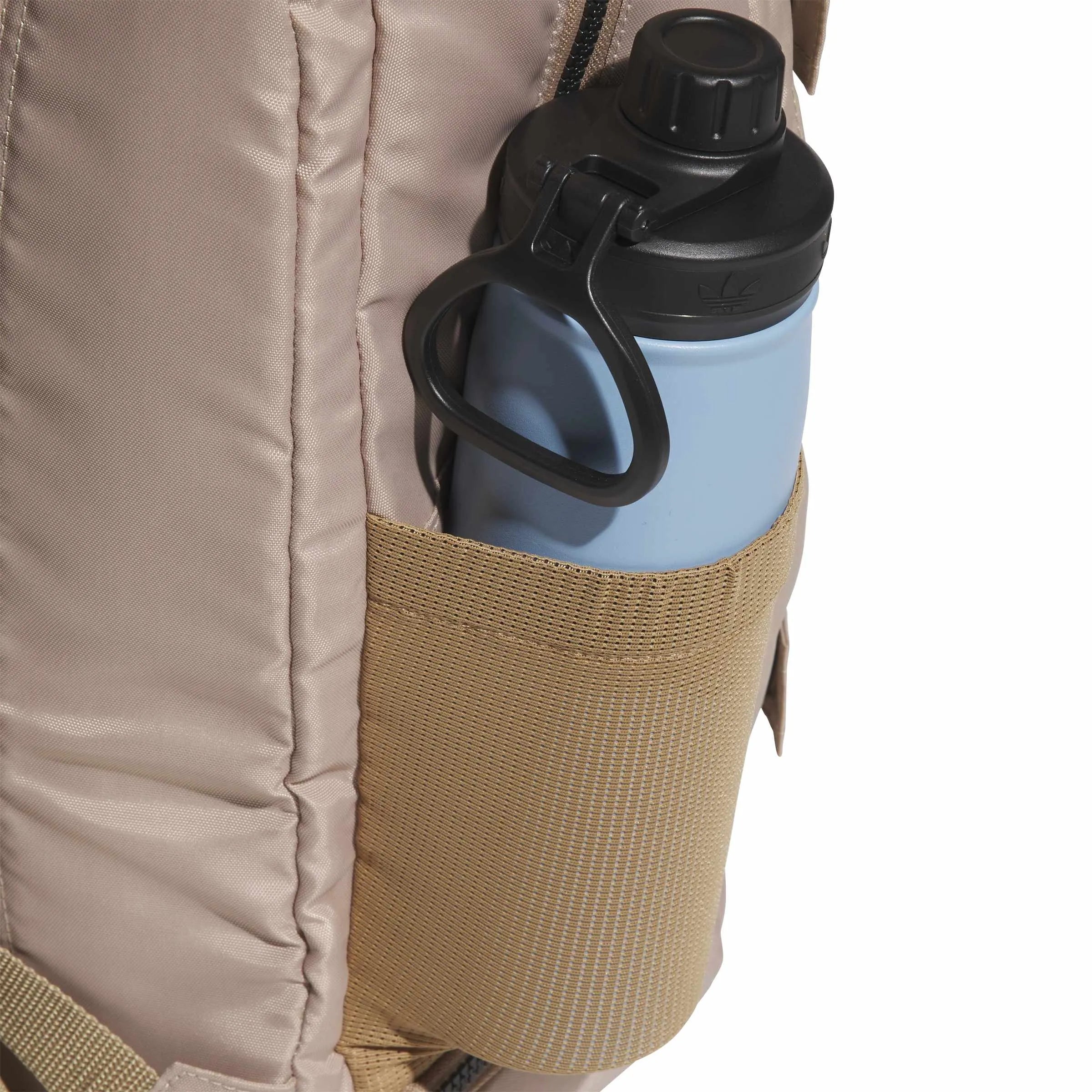 Sacs Adidas-Fsbs Bcpk-Trace Khaki, vue détail sac coté poche latéral porte gourde