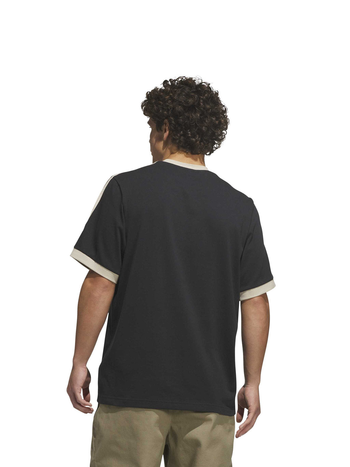 Teeshirts Adidas Fsbs Ringer Tee Black Khaki Three, porté par un mannequin de dos