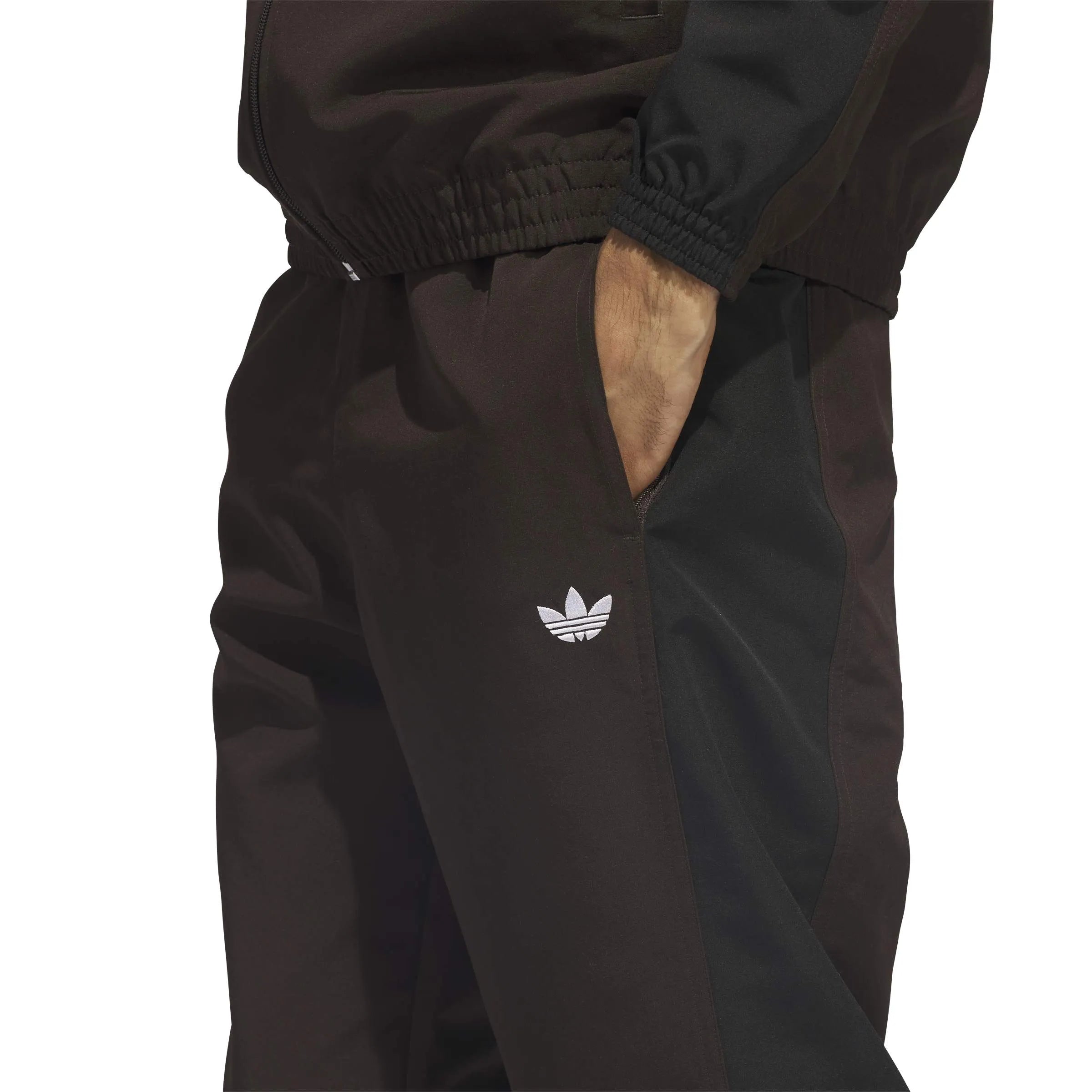 Pantalons Adidas-Gatsele Trk Pnt-Aurora Coffee Met., vue portée detail haut de veste
