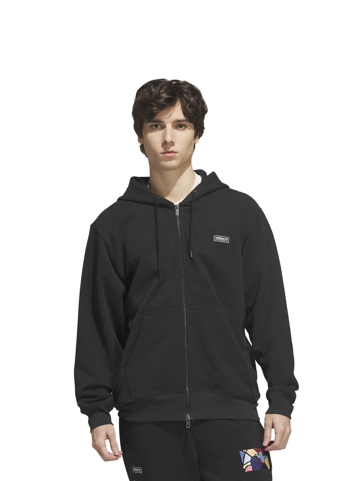 Sweatshirts Adidas Gonz Graph Hdy Black, porté par un mannequin de face