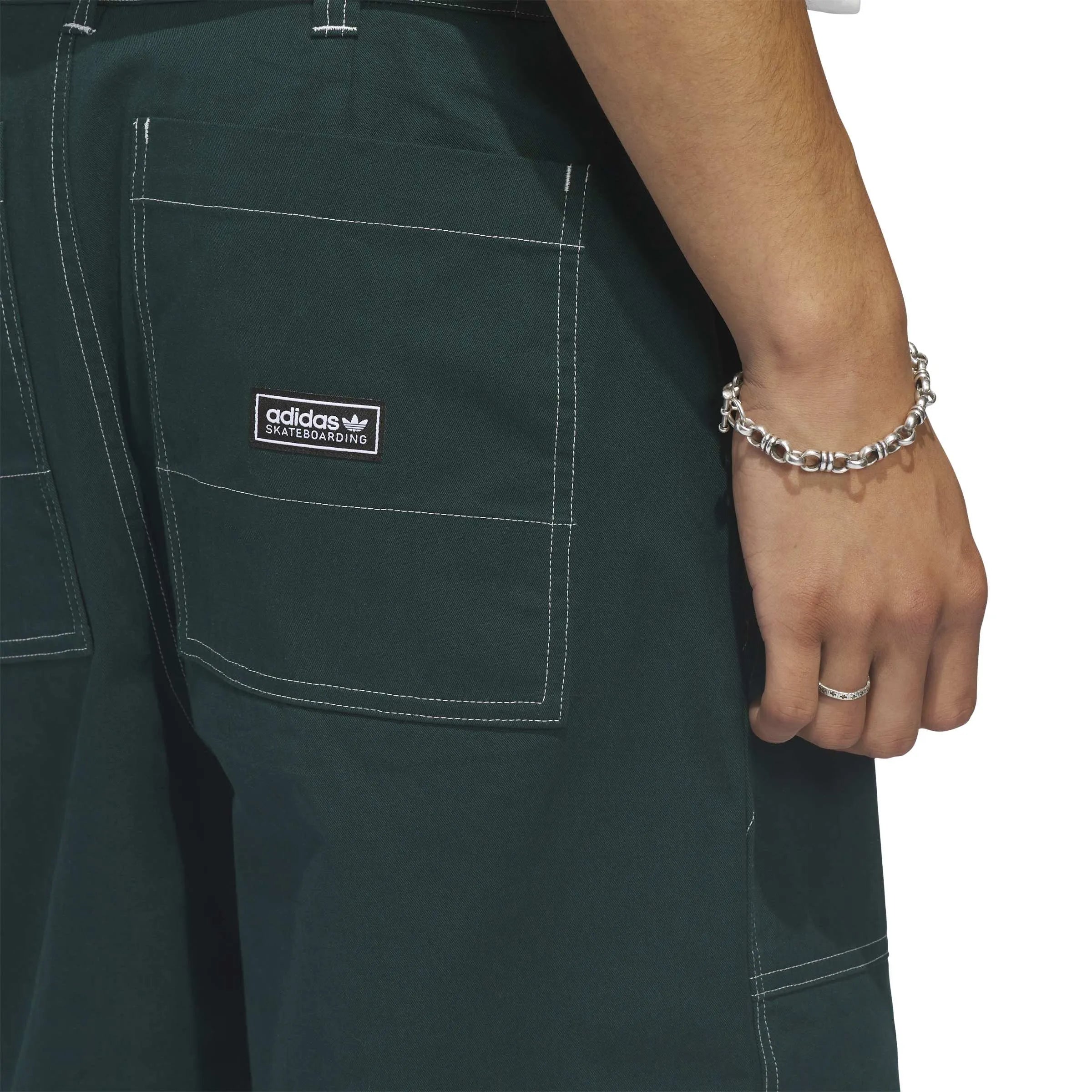 Shorts Adidas-Gonz Short-Aurora Ivy, vue détail arrière short