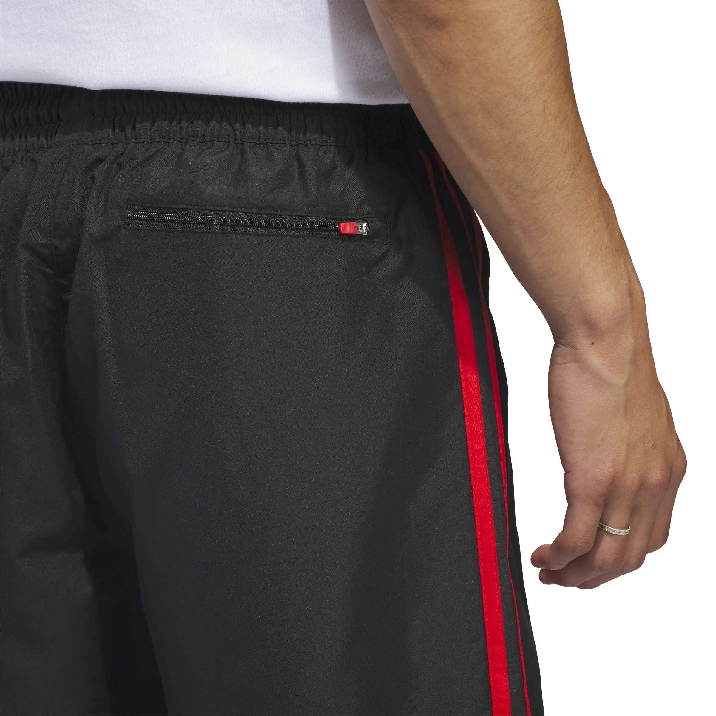 Shorts Adidas-Skt Wtr Short-Black, vue détail arrière short