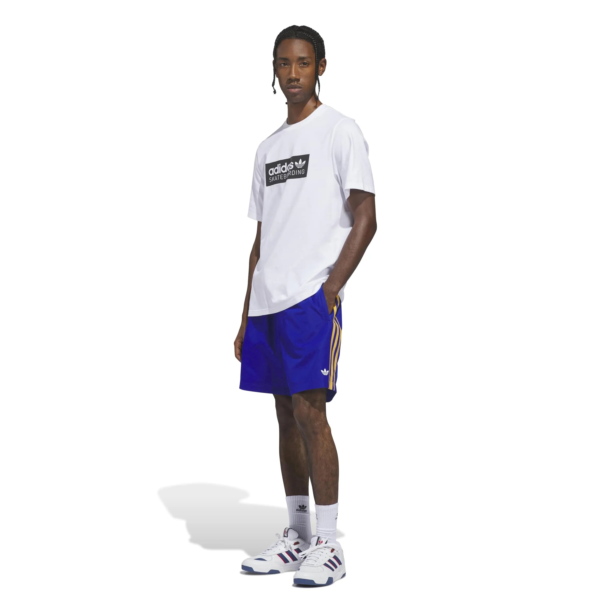 Shorts Adidas-Skt Wtr Short-Team Royal Blue, vue portée en pied ¾