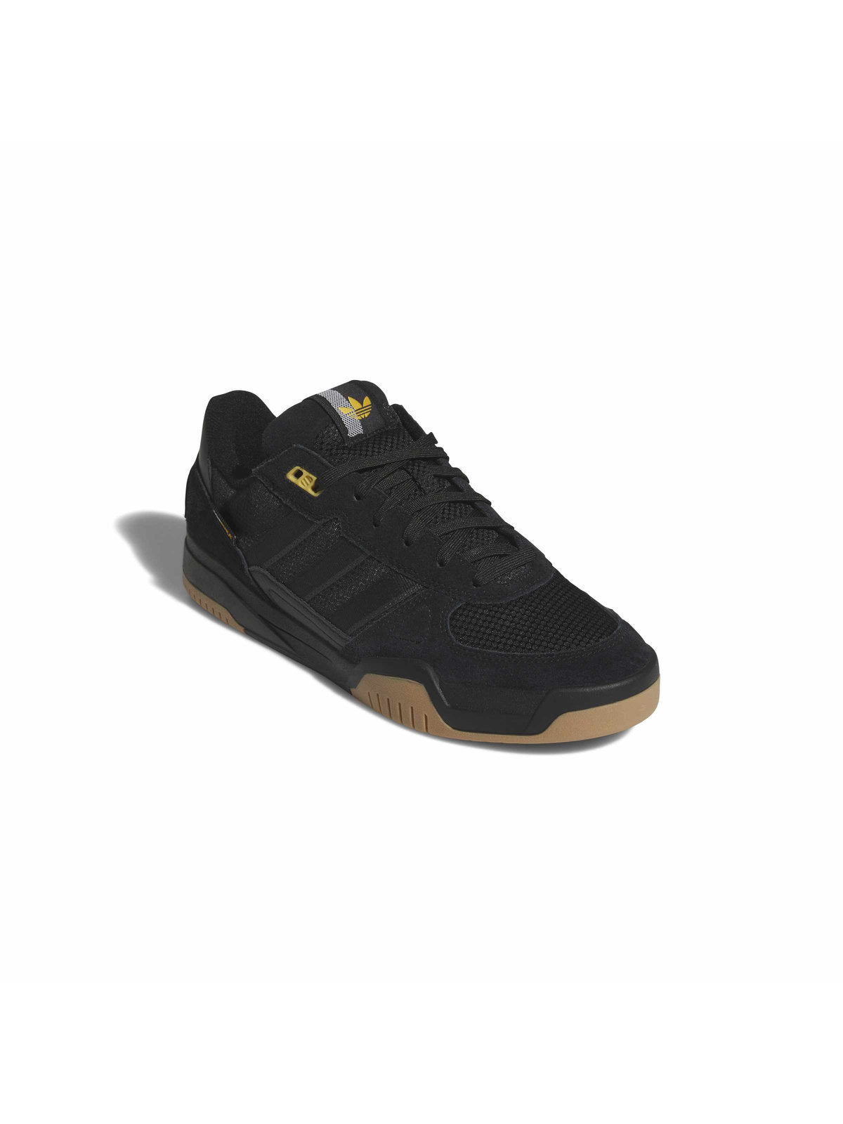 Chaussures de skateboard Adidas Tekkira Cup Black Carbon Core Black, vue de ¾ face