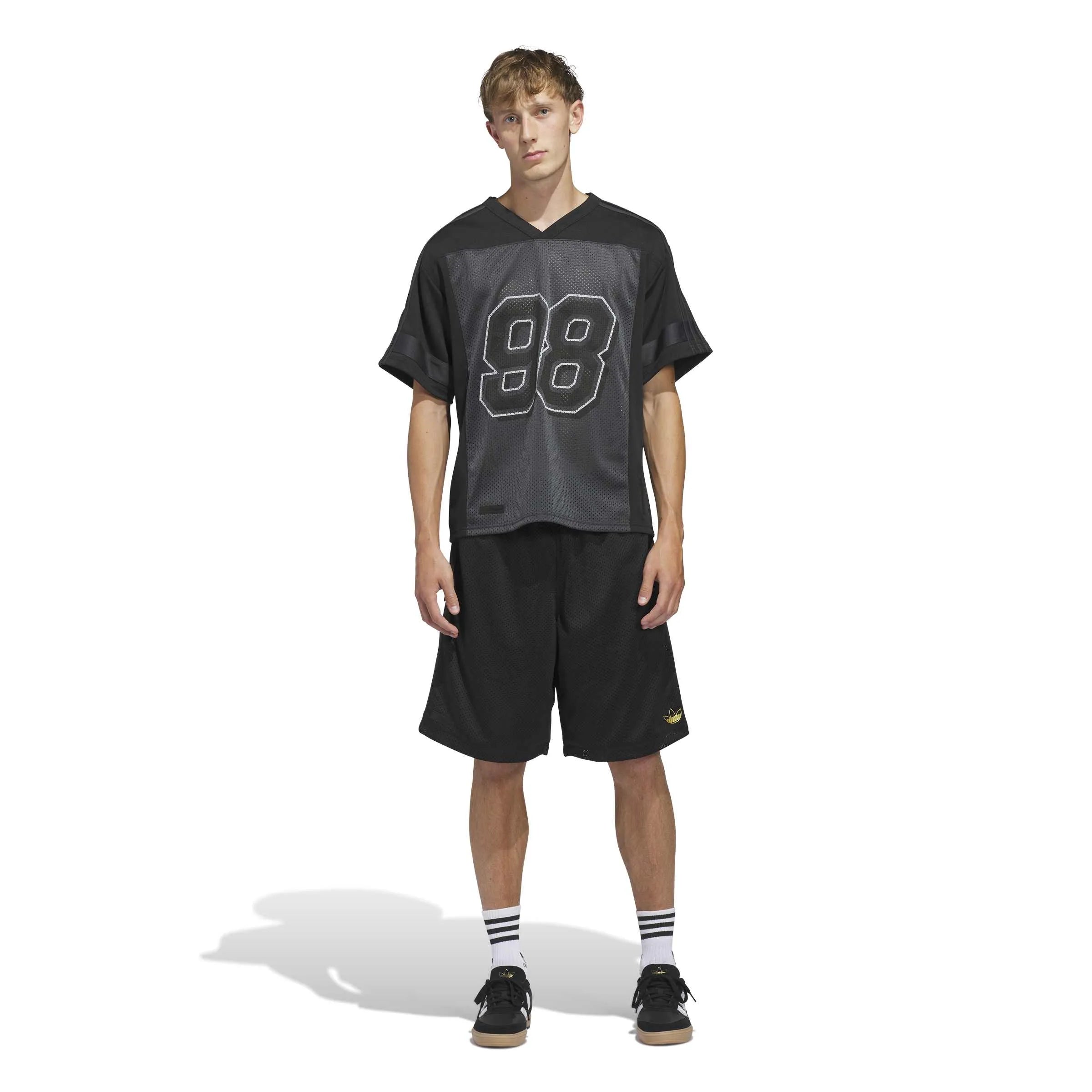 Shorts Adidas-Tyshawn B Short-Black, vue portée en pied