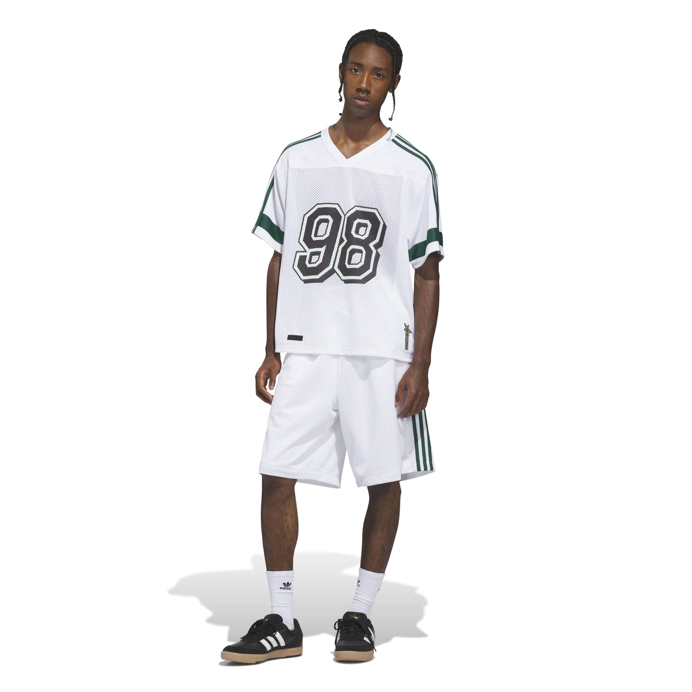 Shorts Adidas-Tyshawn B Short-White, vue portée en pied