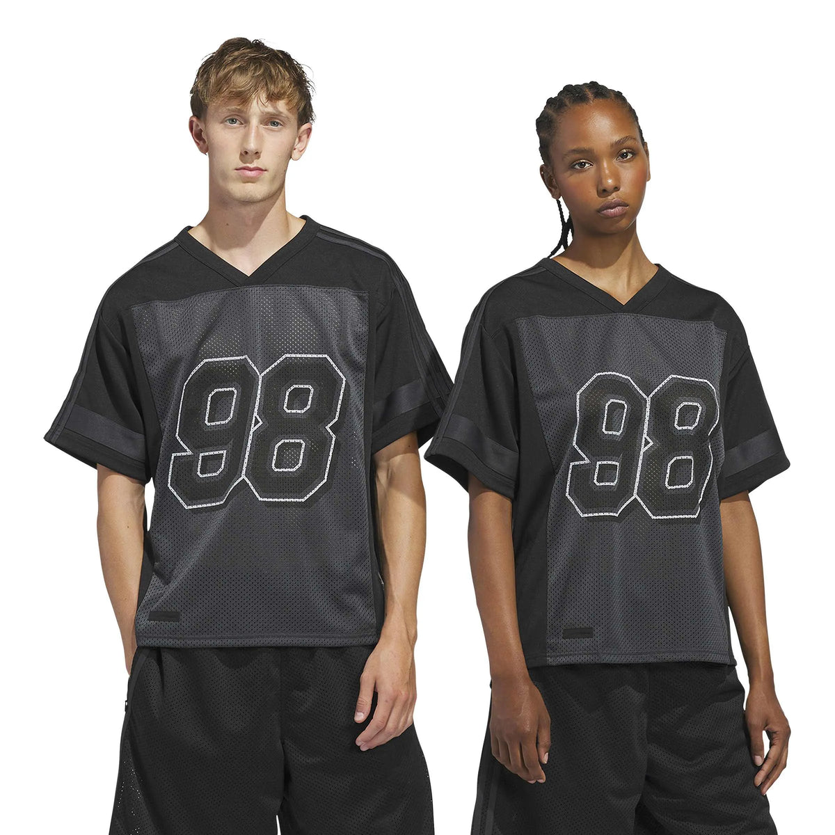 Teeshirts Adidas-Tyshawn Jrsy-Black, vue portée de face par homme et femme