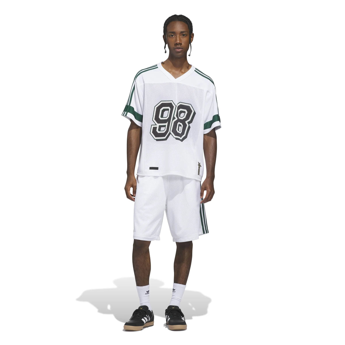 Teeshirts Adidas-Tyshawn Jrsy-White, vue portée en pied