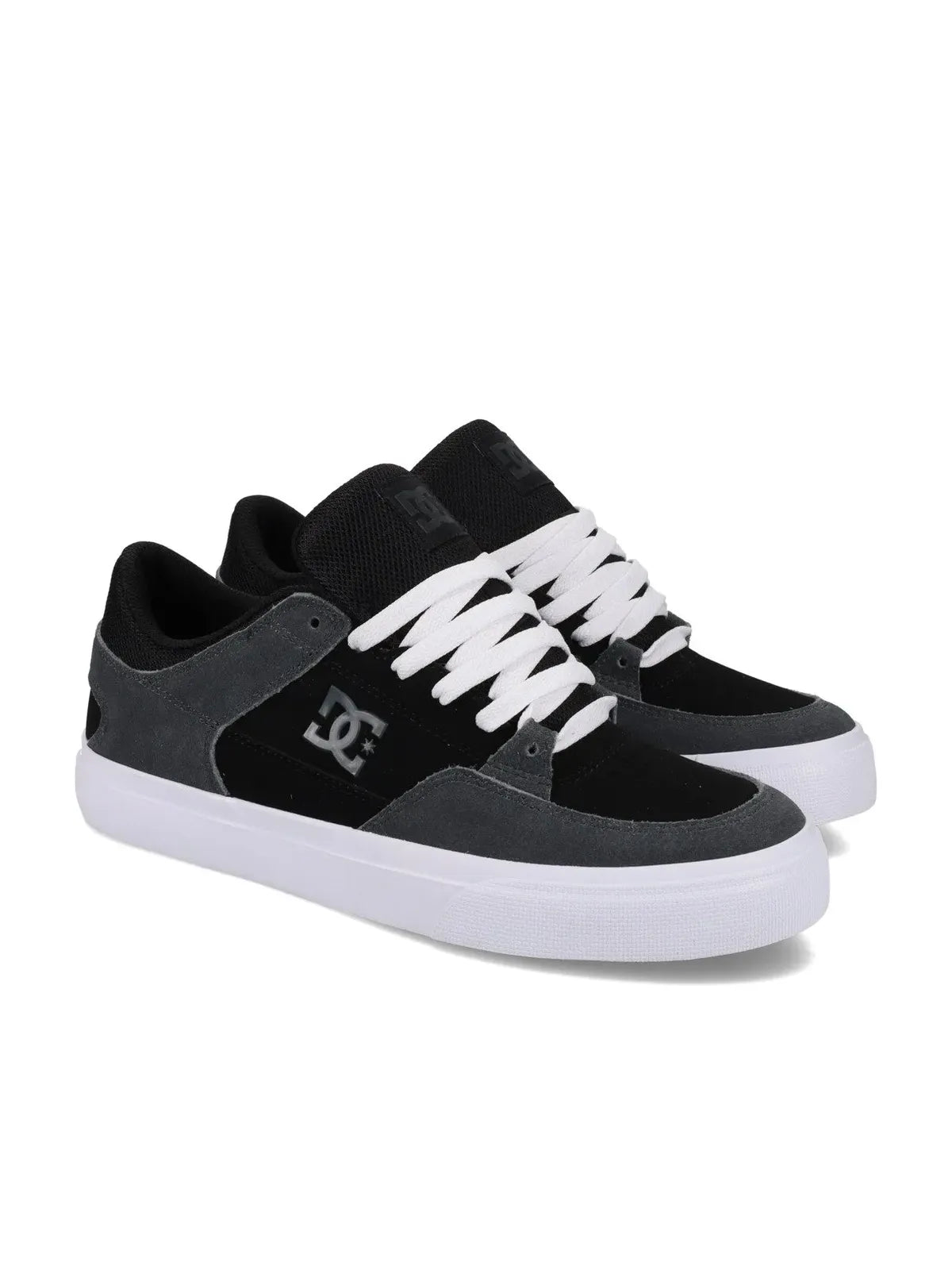 Chaussures de skateboard Dc shoes Onyx S Wm Black/Grey/White, vue de ¾ de la paire