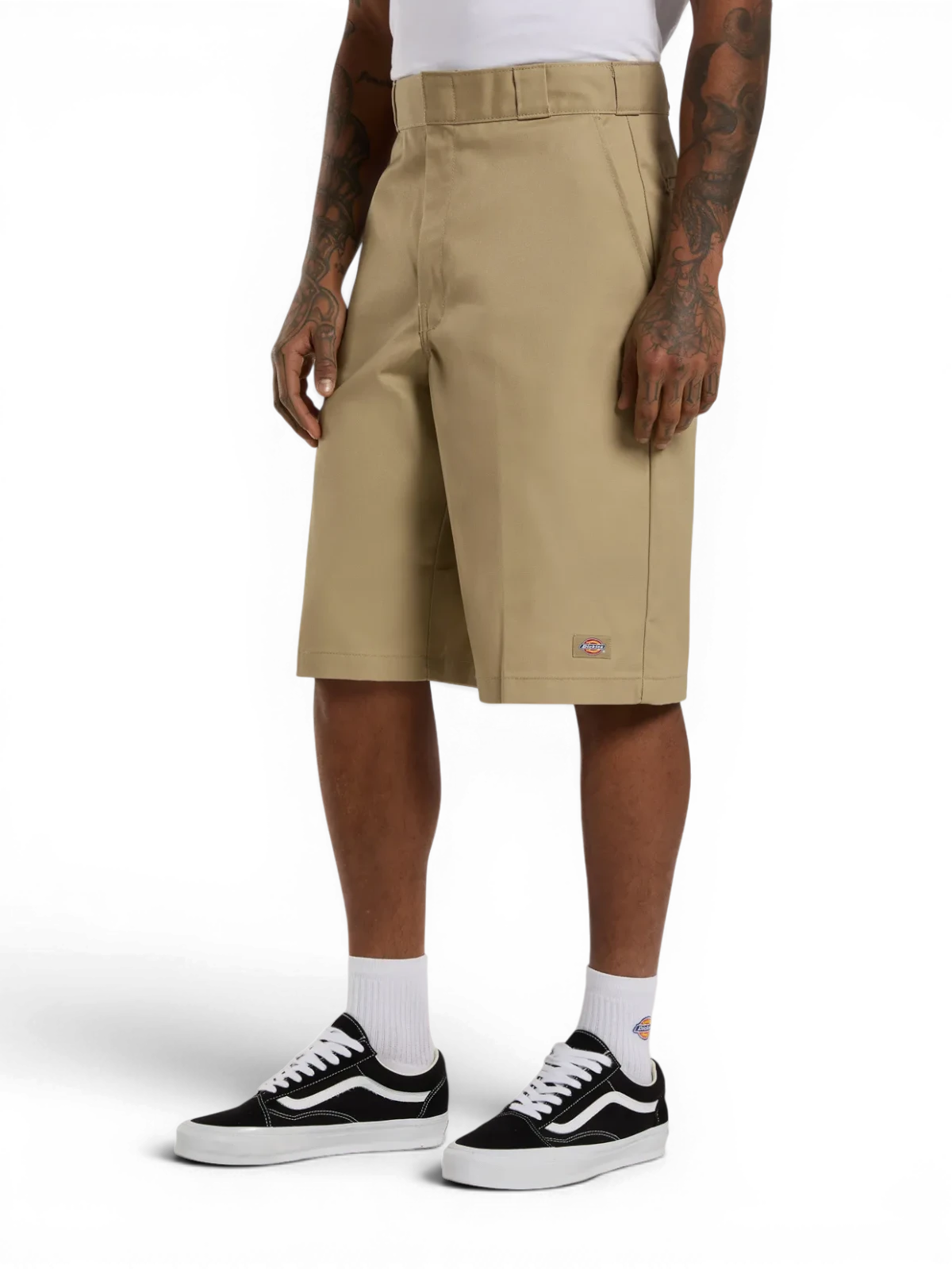 Shorts Dickies 13In Mlt Pkt W/St Rec Khaki, vue portée en pied ¾