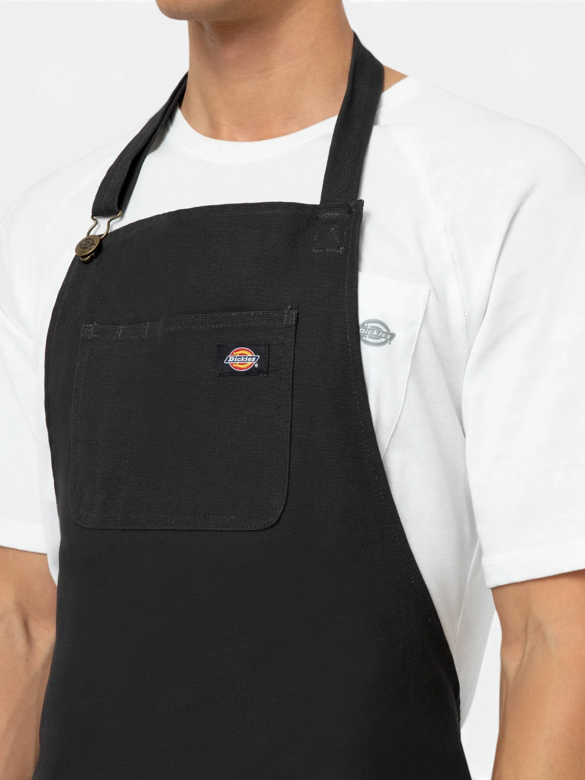 Salopette Dickies Bib Apron Black, vue portée détail haut