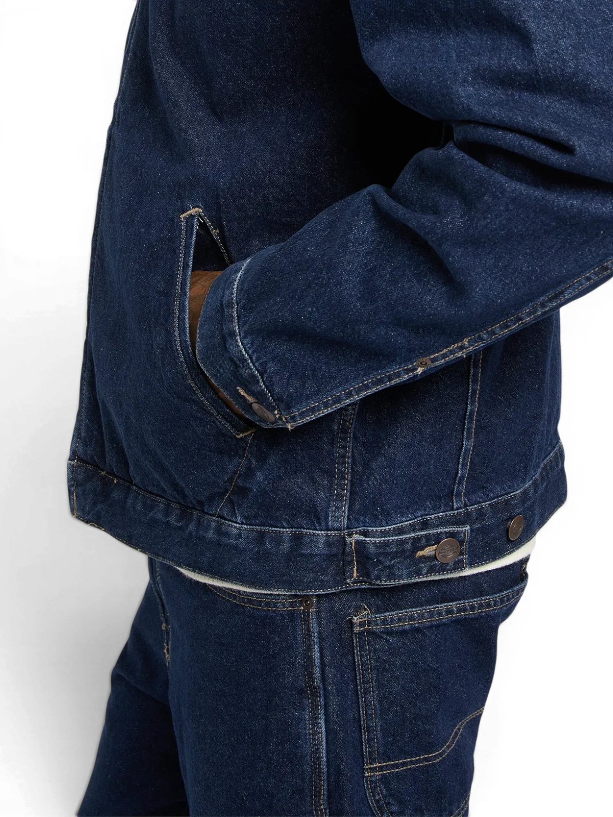 Vestes Dickies Denim Painter Jacket Dark Indigo, vue détail portée détail poche