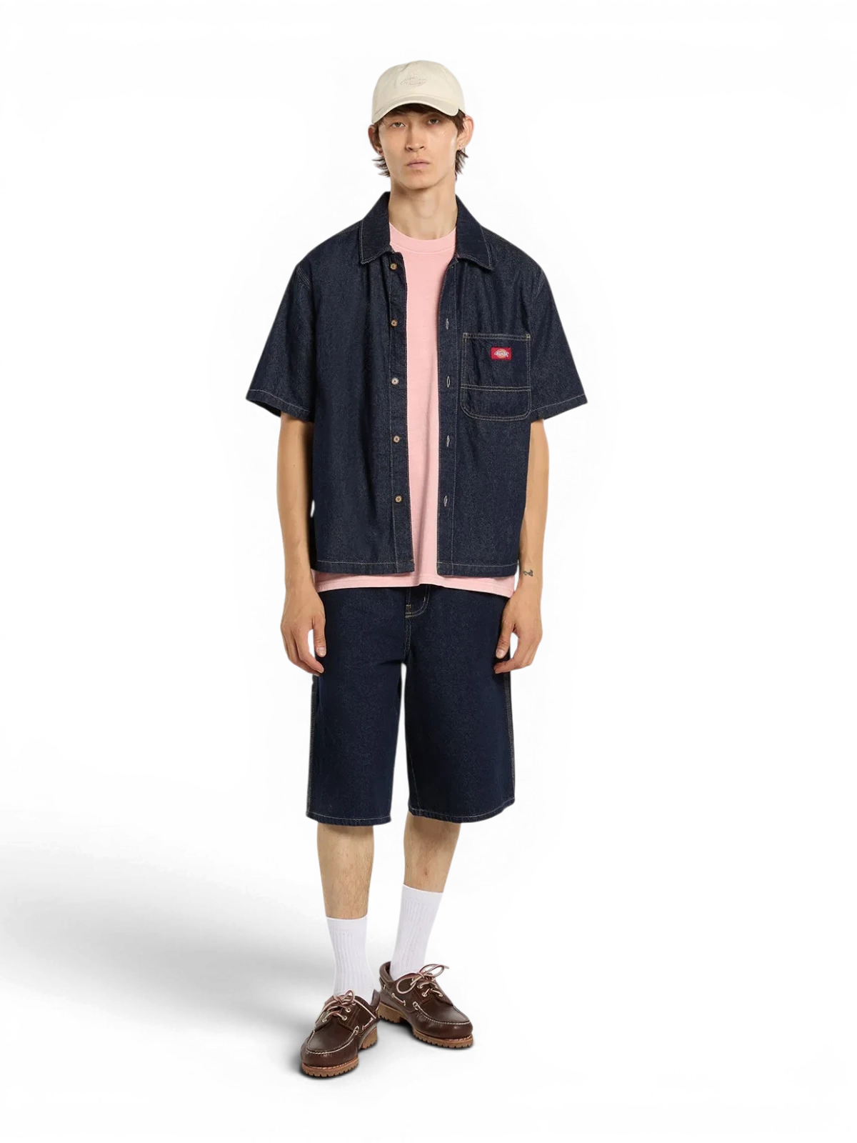 Chemises Dickies Denim Shirt Ss Rinsed, vue portée en pied de face