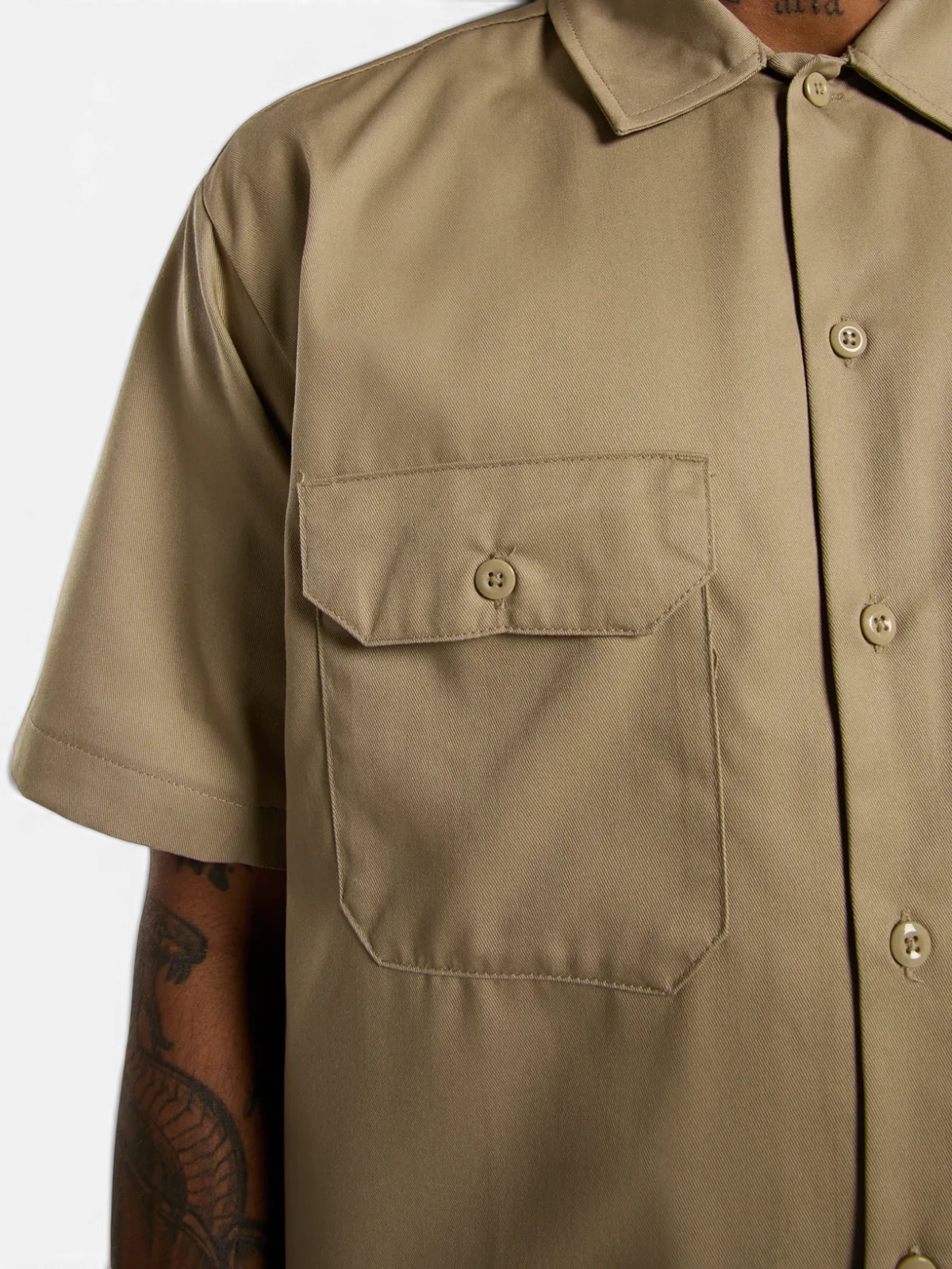 Chemises Dickies Work Shirt Ss Rec Khaki, vue portée detail poche avant