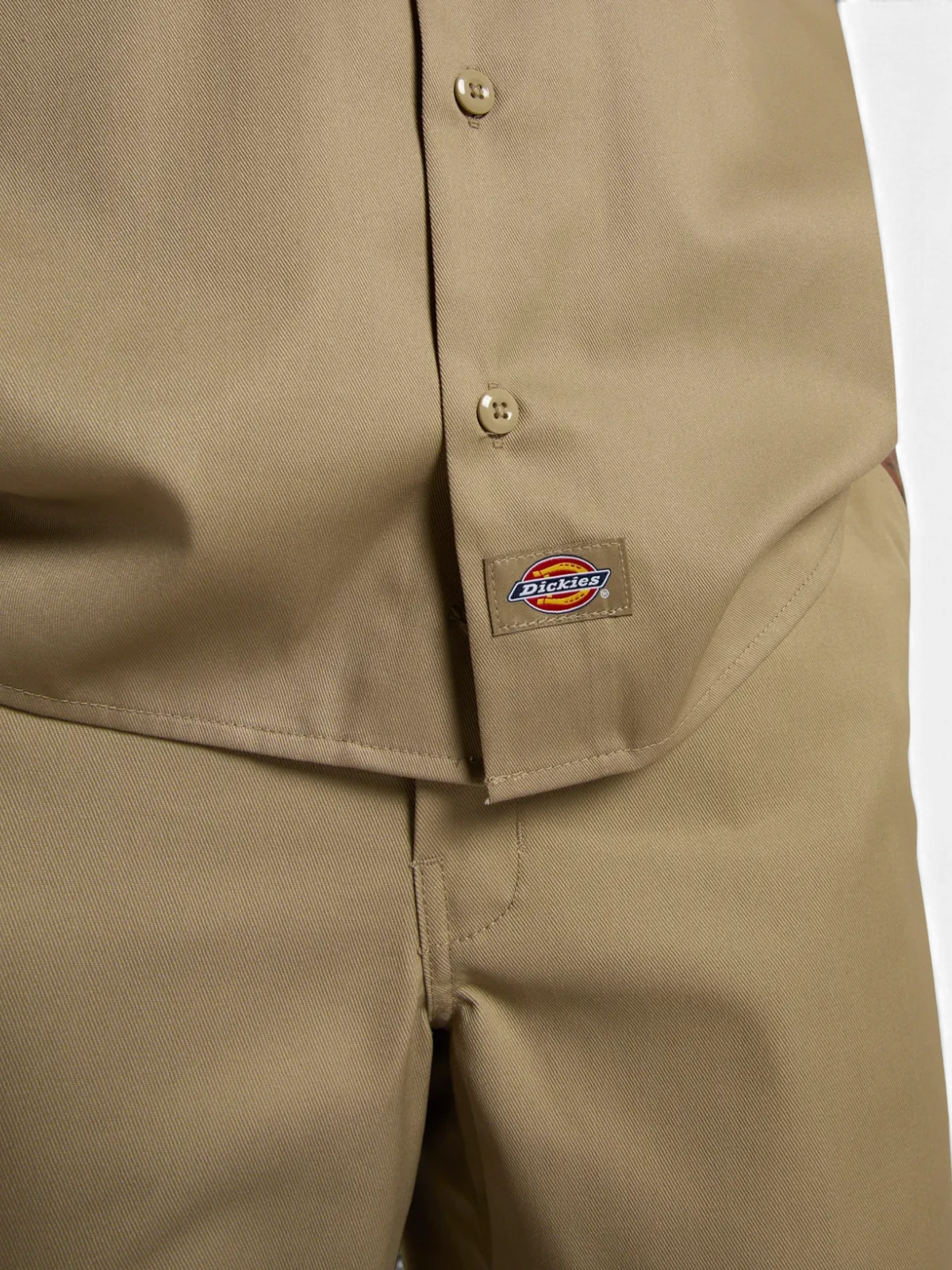 Chemises Dickies Work Shirt Ss Rec Khaki, vue detail etiquette et boutons