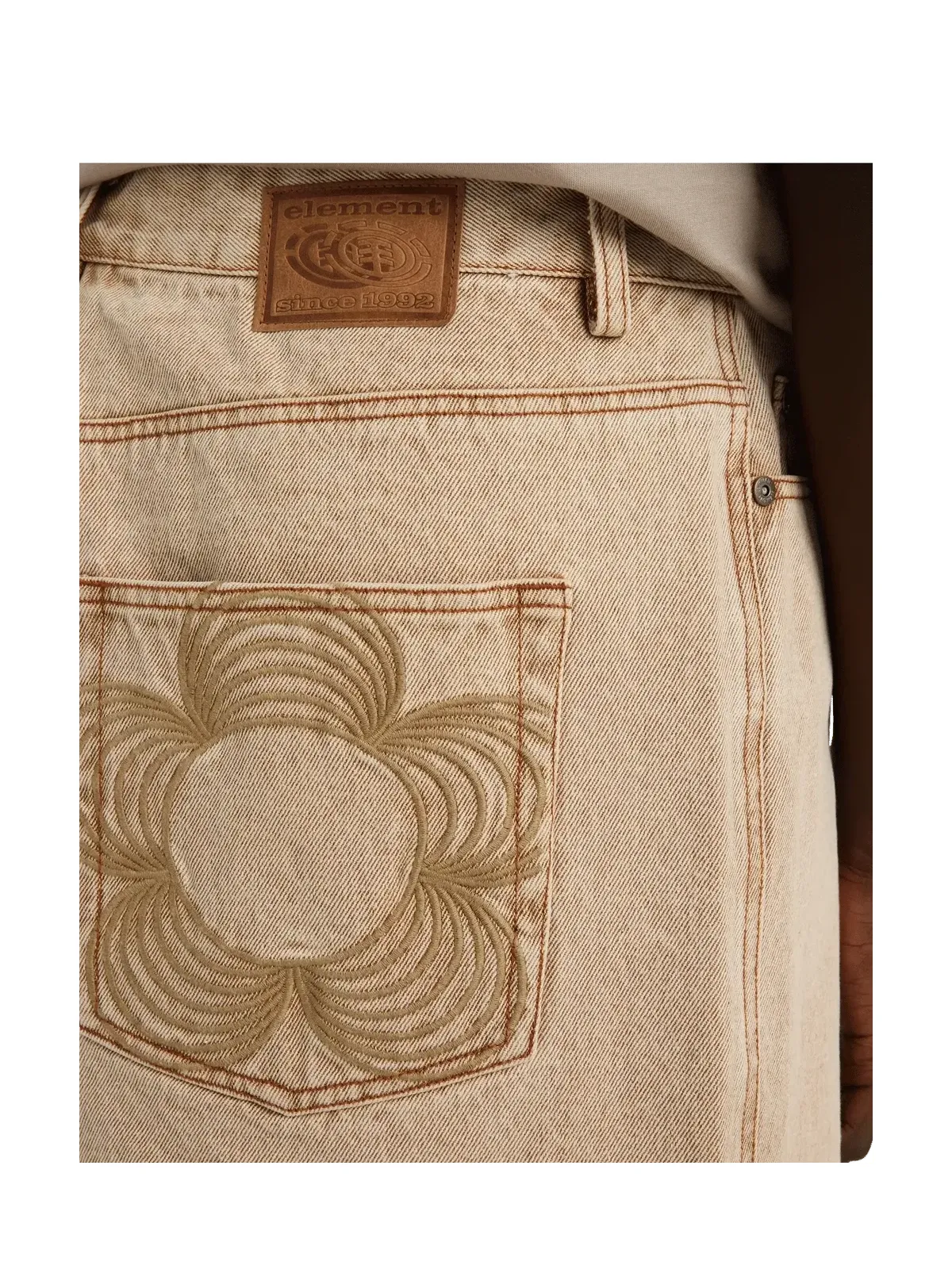 Shorts Element Eaxe Big 5 Denim Wk Beige Tint Wash,  vue portée détail broderie poche arrière