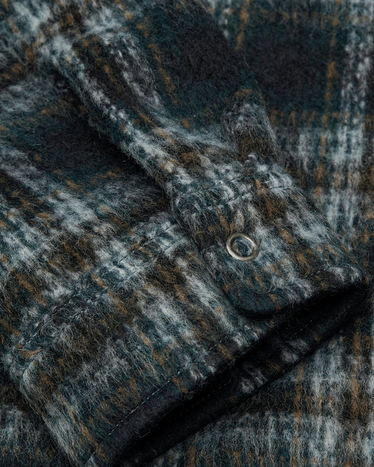 Vestes Element Fuzzckszipsht (Krd1) Brushed Plaid Dark Slate, Gros plan sur le poignet et le bouton pression