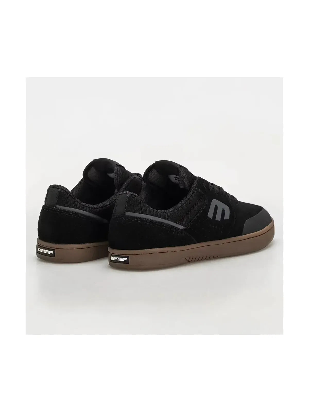 Chaussures de skateboard Etnies Marana Michelin Black Charcoal Gum, vue de la paire par derrière