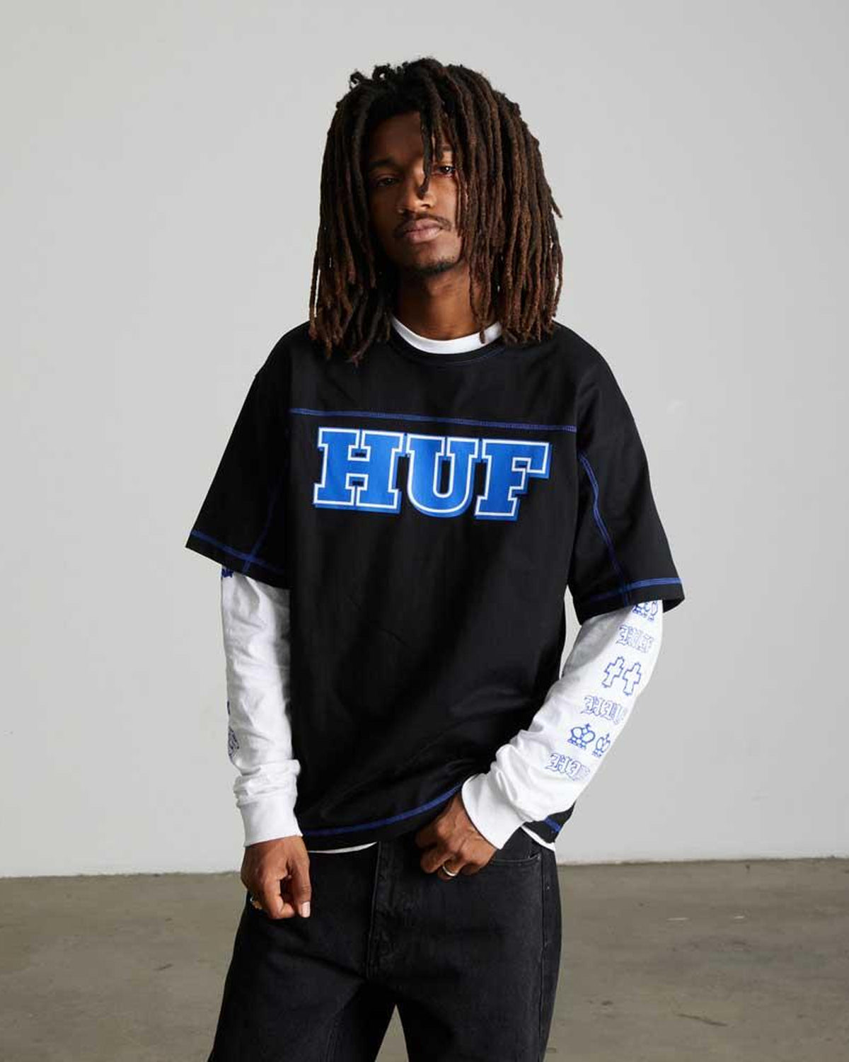Teeshirts Huf Huf T-Shirt Legacy Football Black Black, Vue portée
