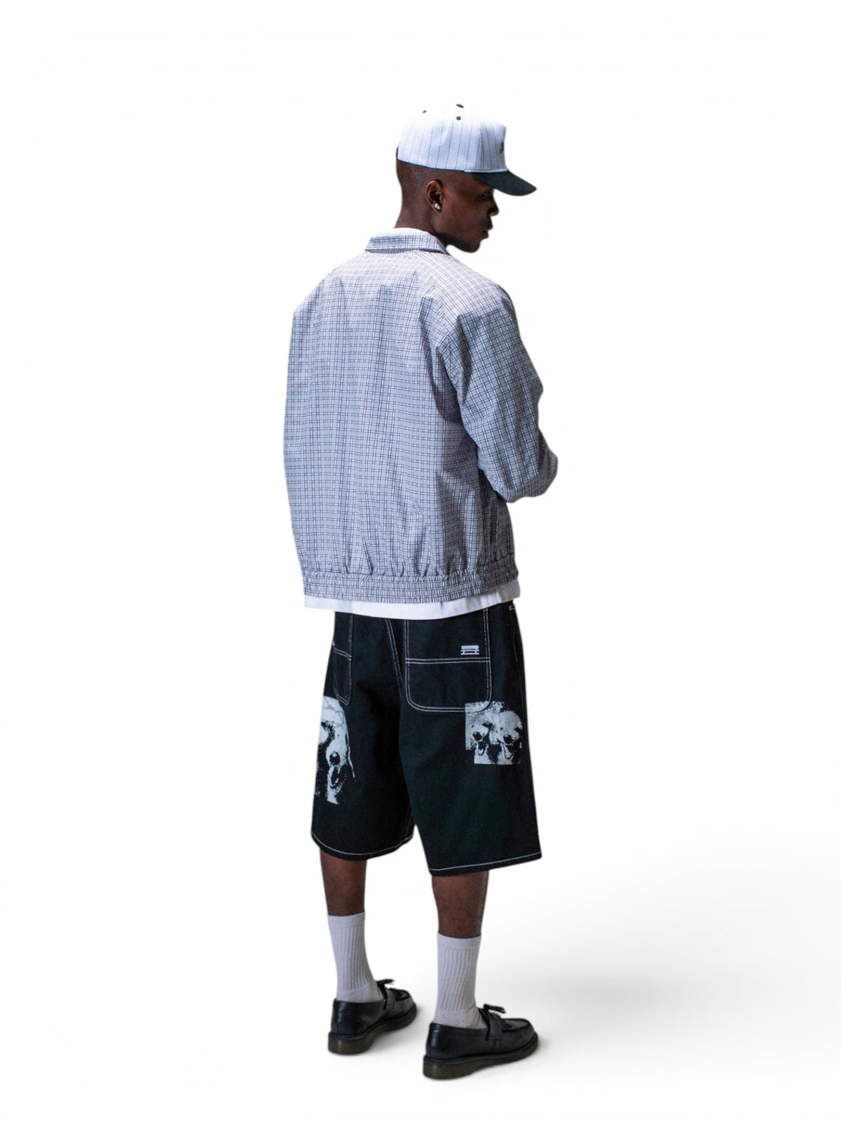 Shorts Jacker Baggy Short Poodle Pals Black, vue en pied porté de dos ¾