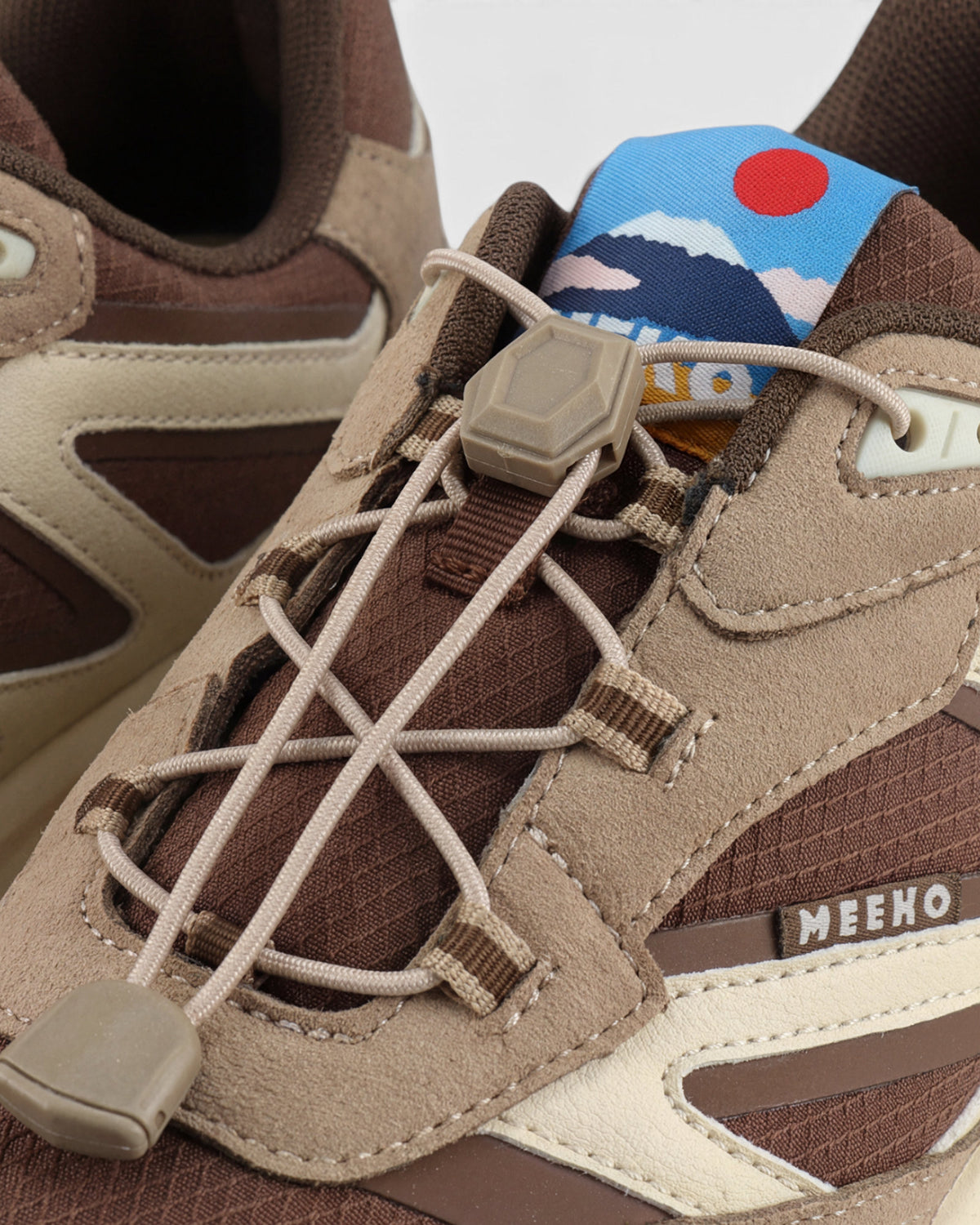 Sneakers Meeko Honu Cocoa, gros plan détail lacets