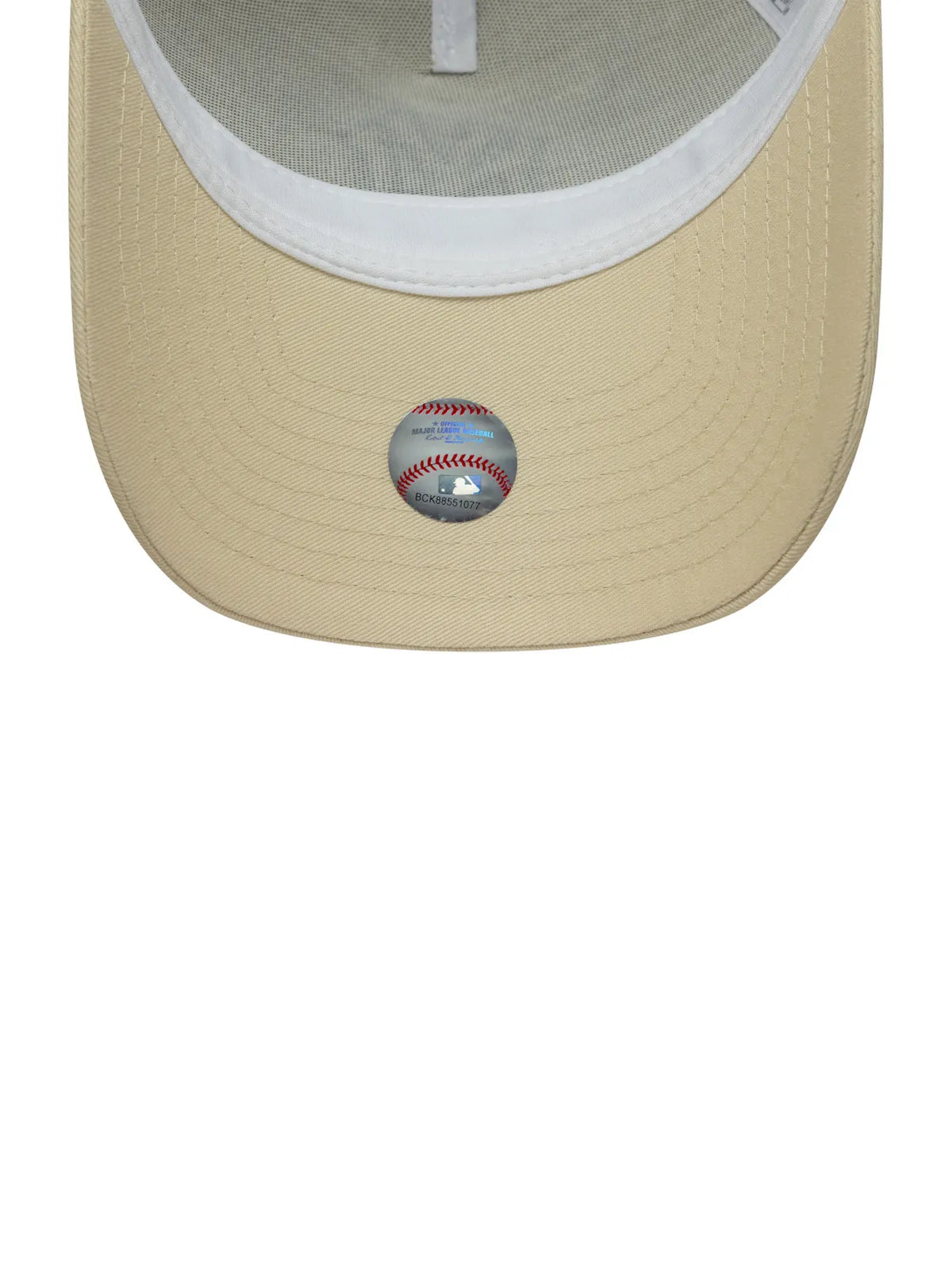 Casquettes New era Outline Ef Trucker Neyyan  Ltcchs Light Beige, vue de dessous, visière