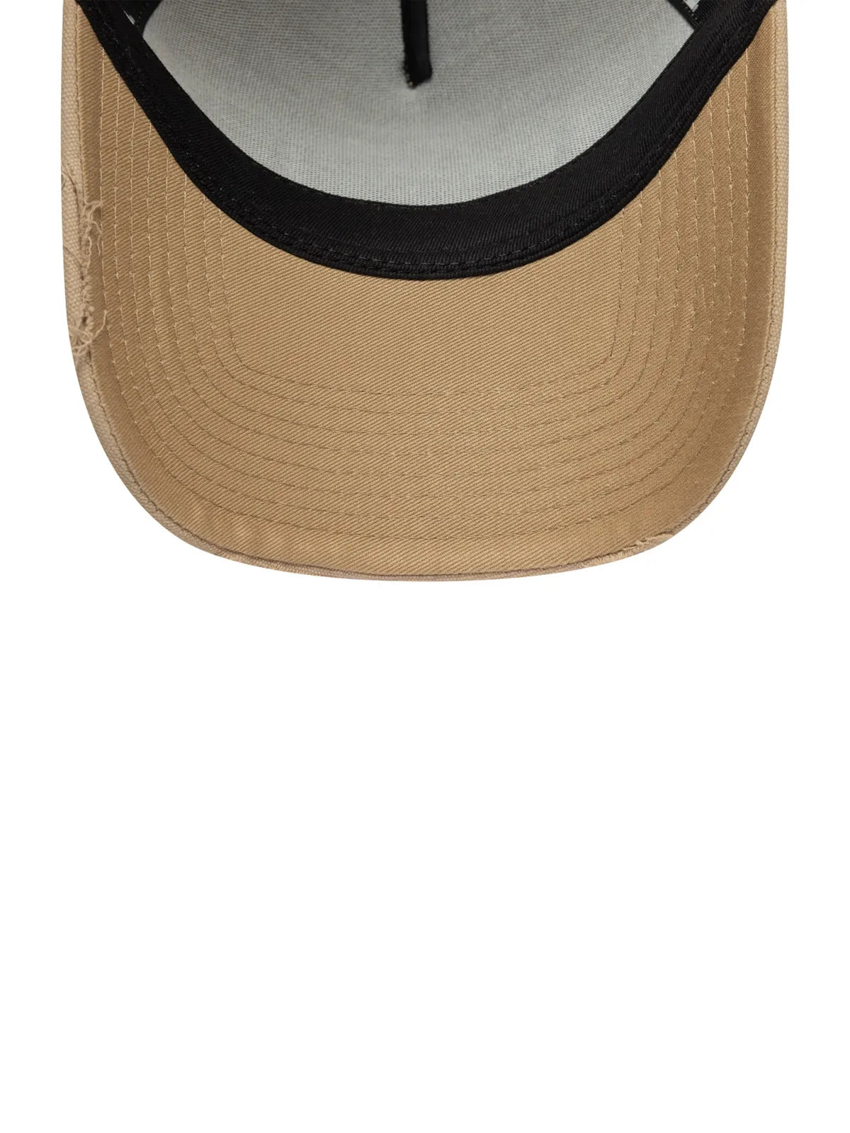 Casquettes New era Oval Canvas Distress Trucker Newera  Cam Light Beige, vue de dessous, visière