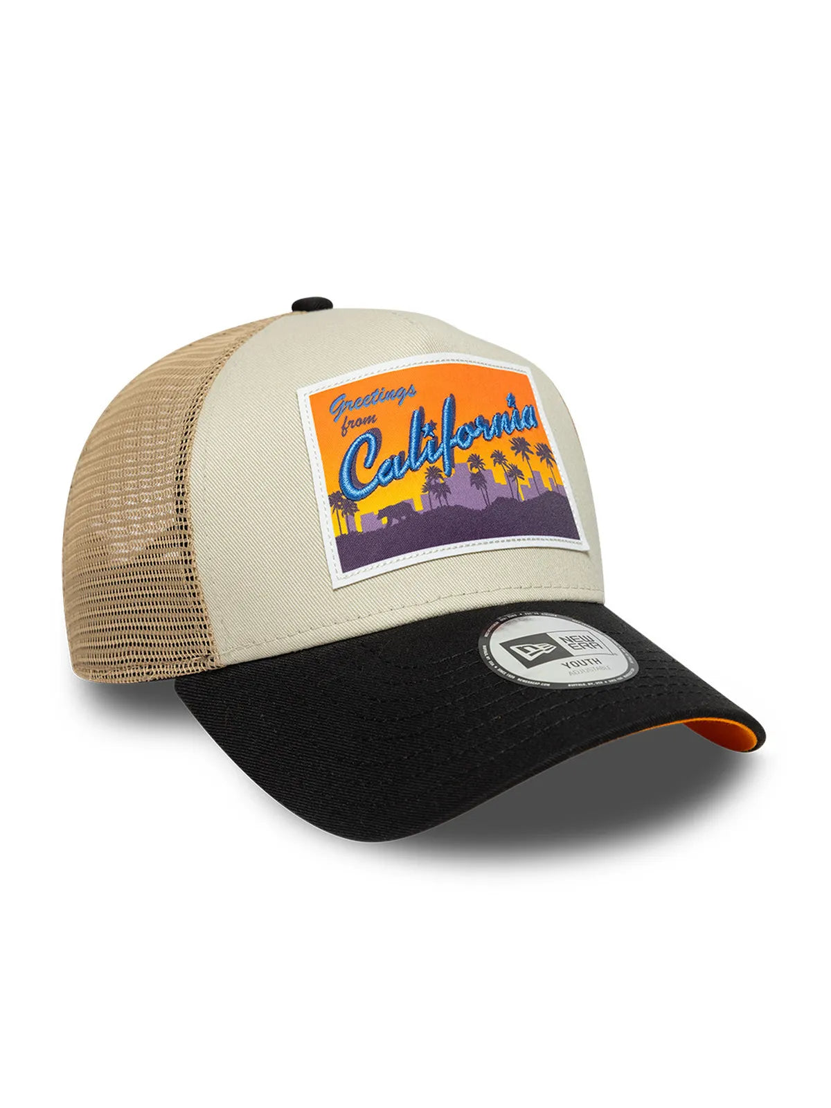 Casquettes New era Youth Location Patch Trucker Newera  Stn Light Beige, vue de 3/4 droite