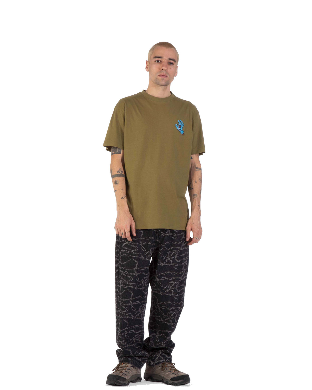 Pantalons Santa cruz Big Pants Barbed Wire, vue de face porté