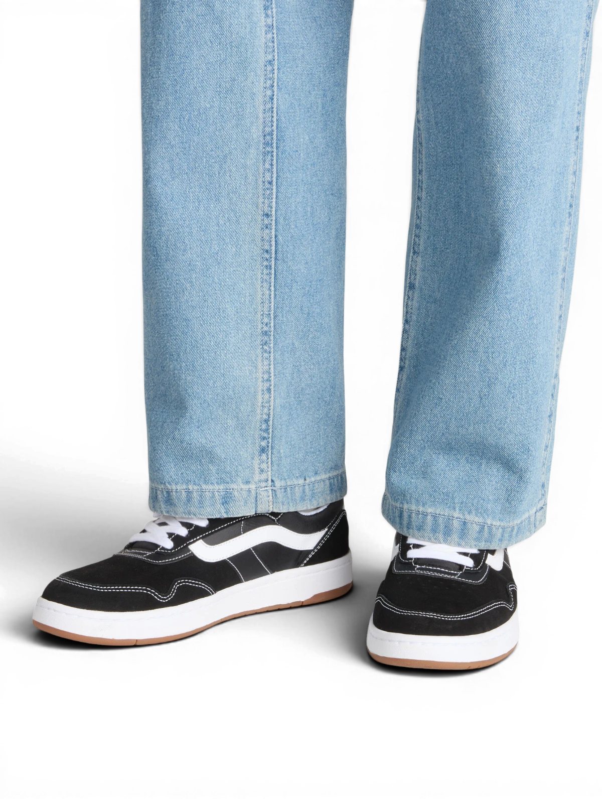 Chaussures de skateboard Vans Cruze 3.0 Black/White, vue portées