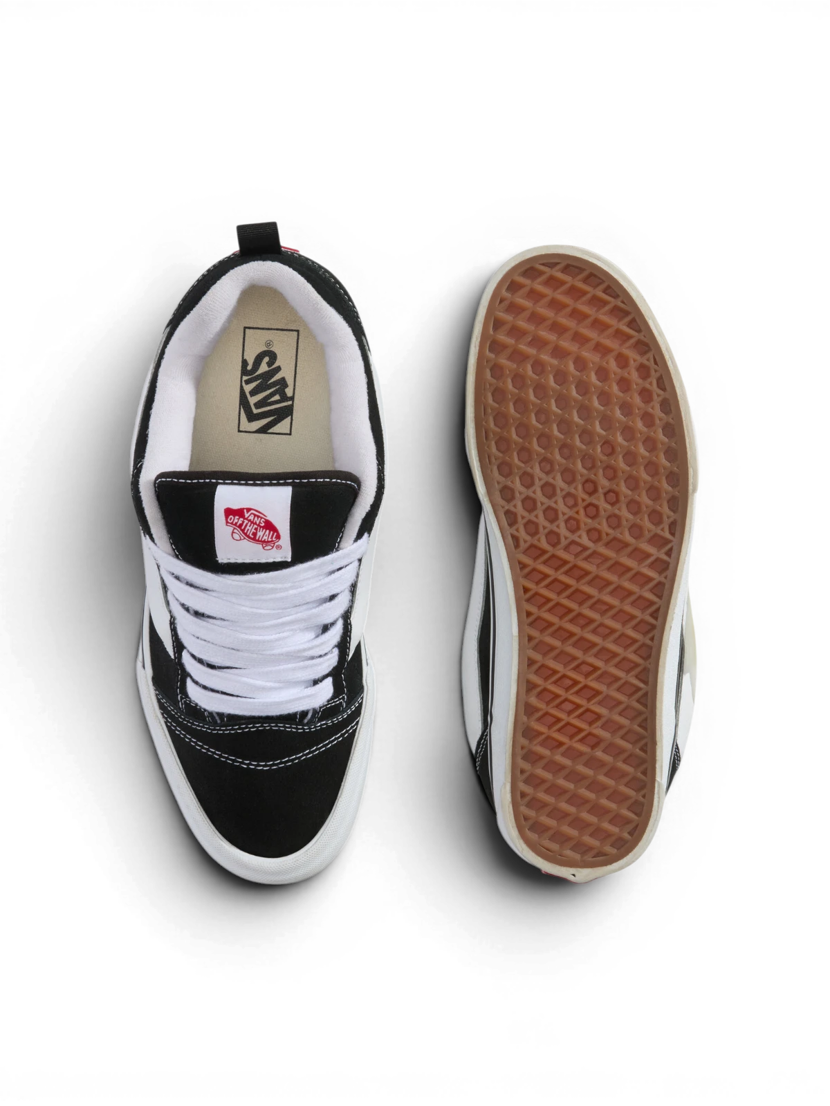 Chaussures de skateboard Vans Knu Skool Black/True White, vue de dessus/dessous