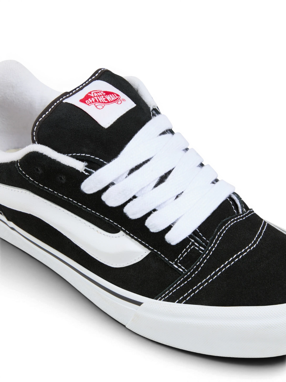 Chaussures de skateboard Vans Knu Skool Black/True White, vue détail