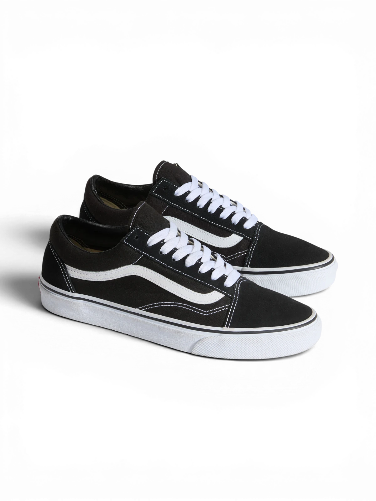 Chaussures de skateboard Vans Old Skool Black/White, vue de 3/4