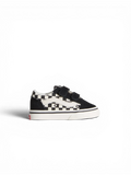 Chaussures de skateboard Vans Old Skool V Black/White, vue de coté